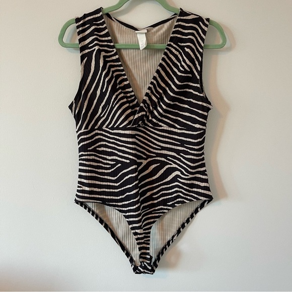 H&M Zebra Bodysuit - Picture 2 of 8